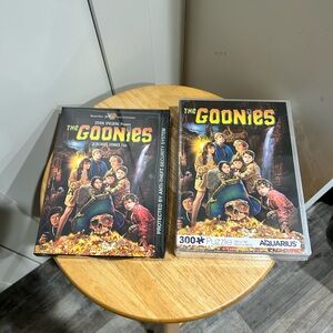 Warner Bros. The Goonies Puzzle Set - Black and Yellow + DVD